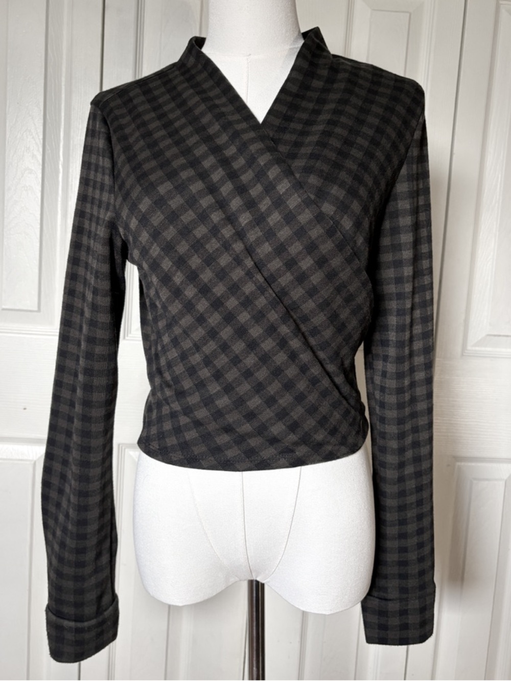 Guess Versatile Long Sleeve Wrap Top in Dark Green Flannel Size Medium